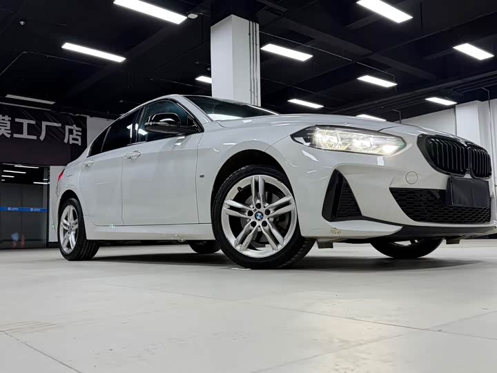 Фото 3 - BMW 1 Series