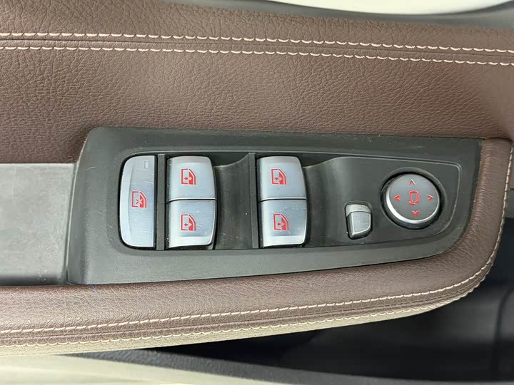 Фото 9 - BMW 1 Series