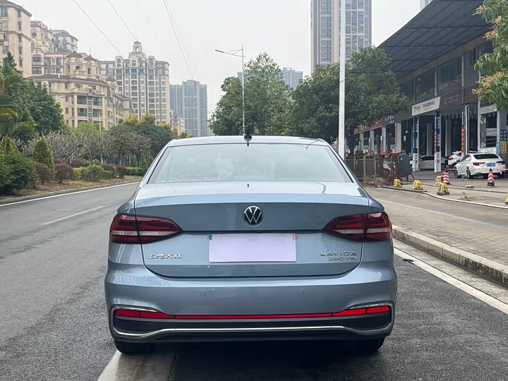 Фото 5 - Volkswagen Lavida