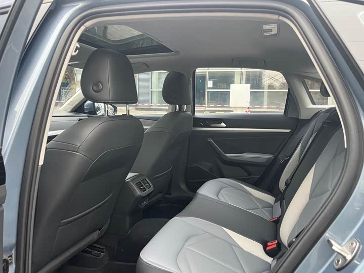 Фото 9 - Volkswagen Lavida