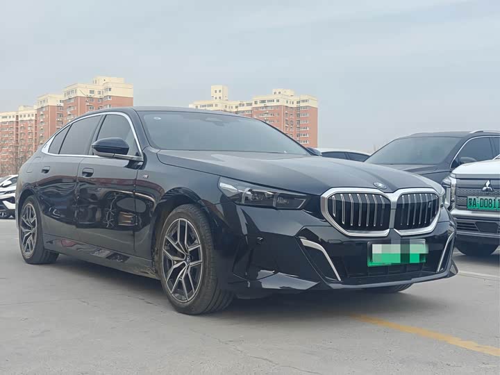 Фото 3 - BMW i5