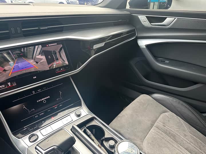 Фото 5 - Audi A6L