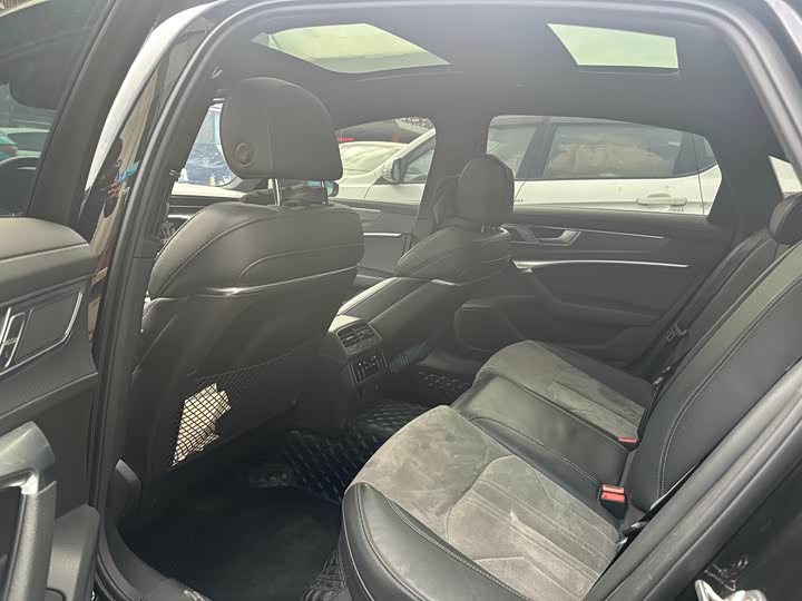 Фото 6 - Audi A6L