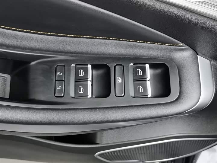 Фото 9 - Chery Omoda S5 (Arrizo 5 Plus)