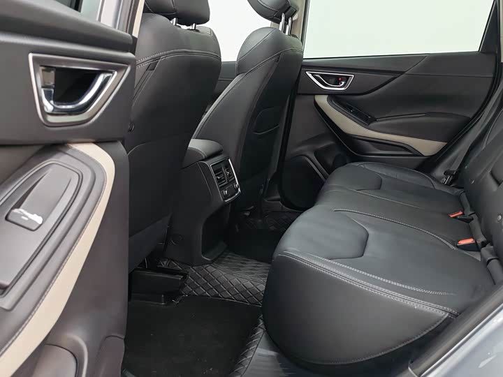 Фото 8 - Subaru Forester