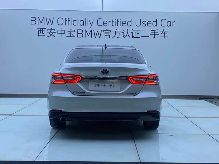 Фото 4 - Toyota Camry