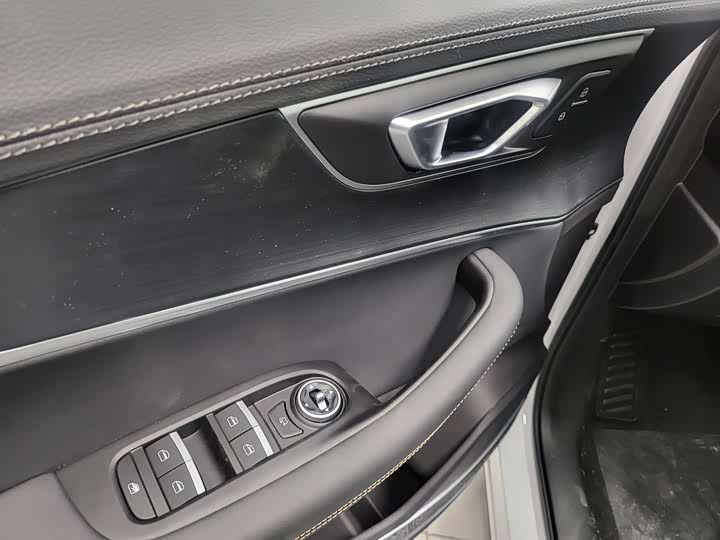 Фото 9 - Chery Tiggo 8