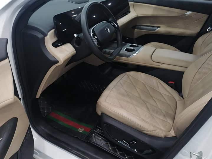 Фото 9 - Changan CS75 Plus