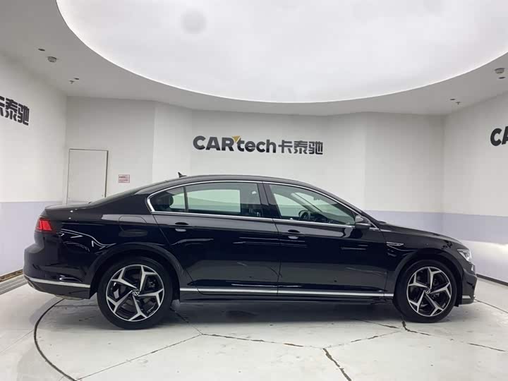 Фото 4 - Volkswagen Magotan