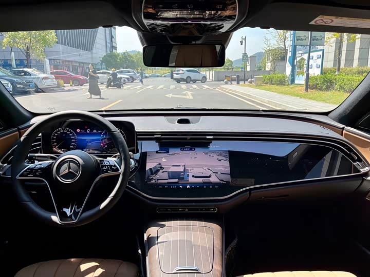 Photo 5 - Mercedes-Benz E-Class