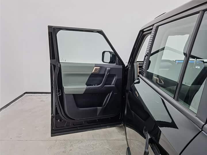 Фото 8 - Chery iCar 03