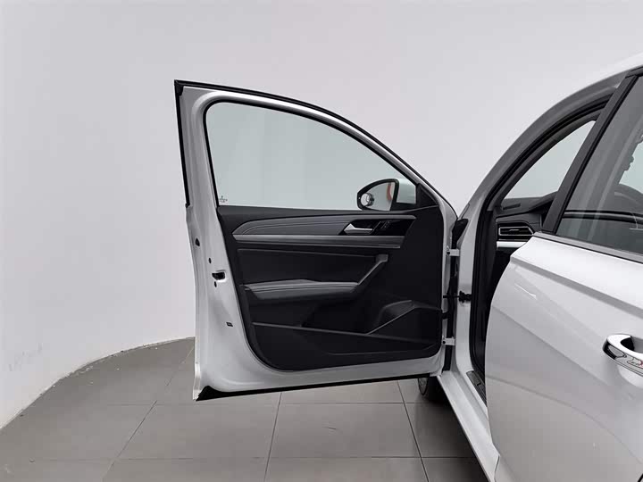 Фото 8 - Volkswagen Lavida