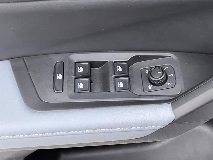 Фото 9 - Volkswagen Lavida