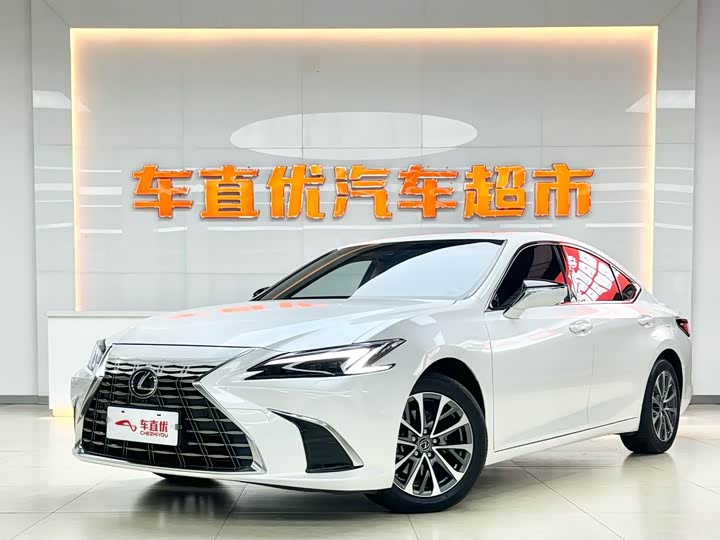 Фото 1 - Lexus ES