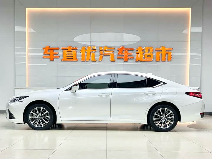 Фото 4 - Lexus ES