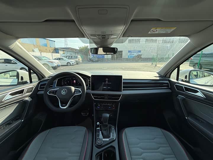 Фото 4 - Volkswagen Tiguan L Pro