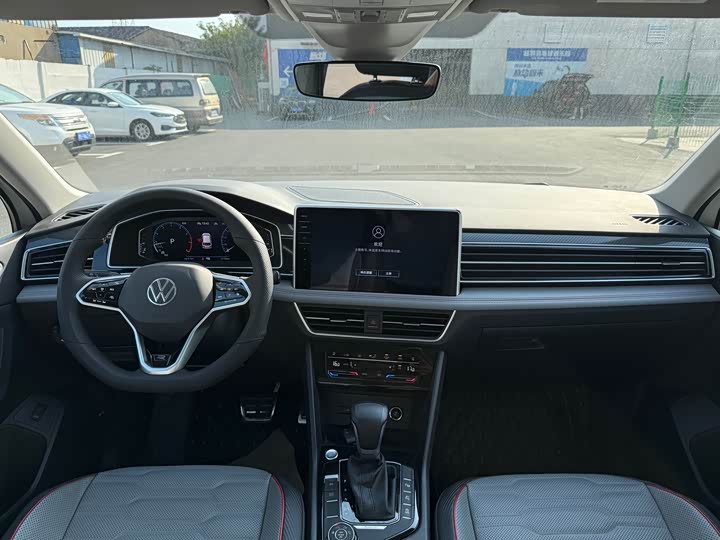 Фото 6 - Volkswagen Tiguan L Pro