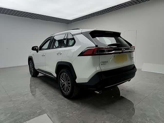 Photo 4 - Toyota Wildlander