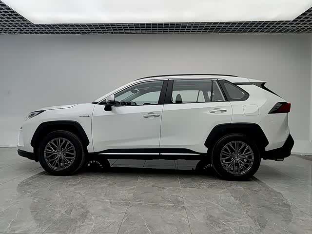 Photo 7 - Toyota Wildlander