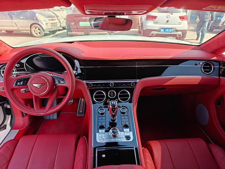 Фото 9 - Bentley Continental GT