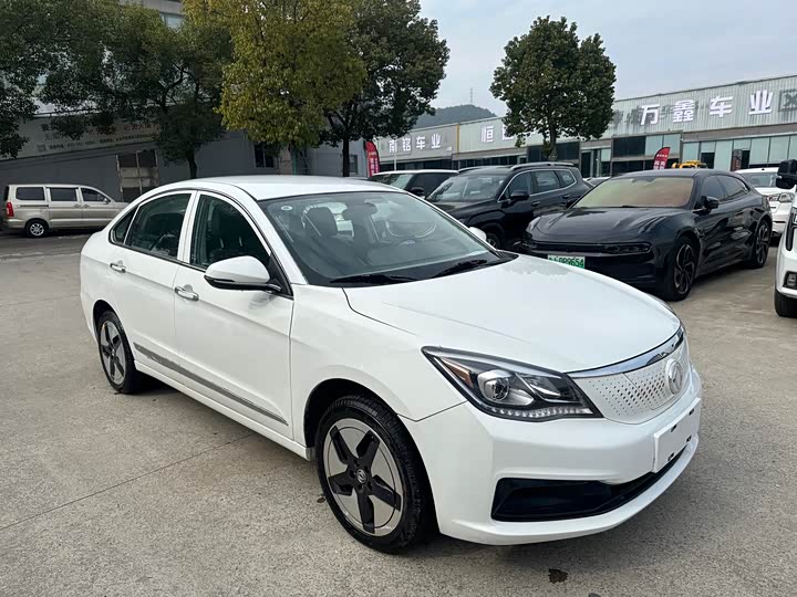 Фото 3 - Dongfeng Aeolus E70