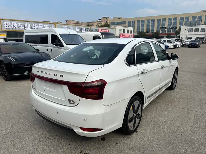 Фото 4 - Dongfeng Aeolus E70