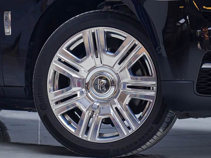 Фото 5 - Rolls-Royce Cullinan