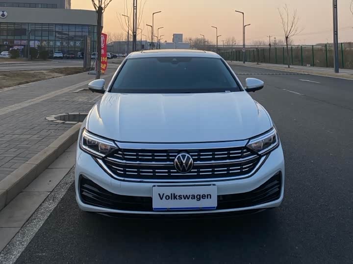 Фото 2 - Volkswagen Sagitar L