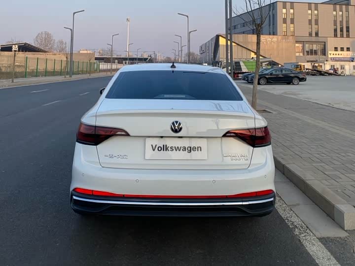 Фото 4 - Volkswagen Sagitar L