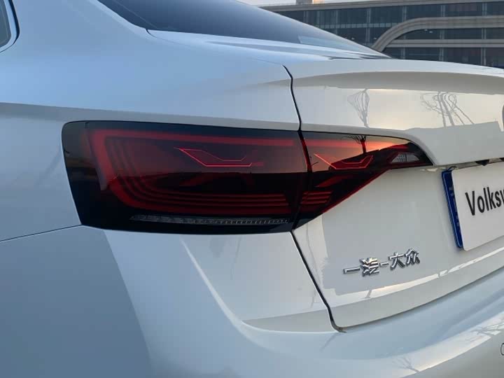 Фото 6 - Volkswagen Sagitar L