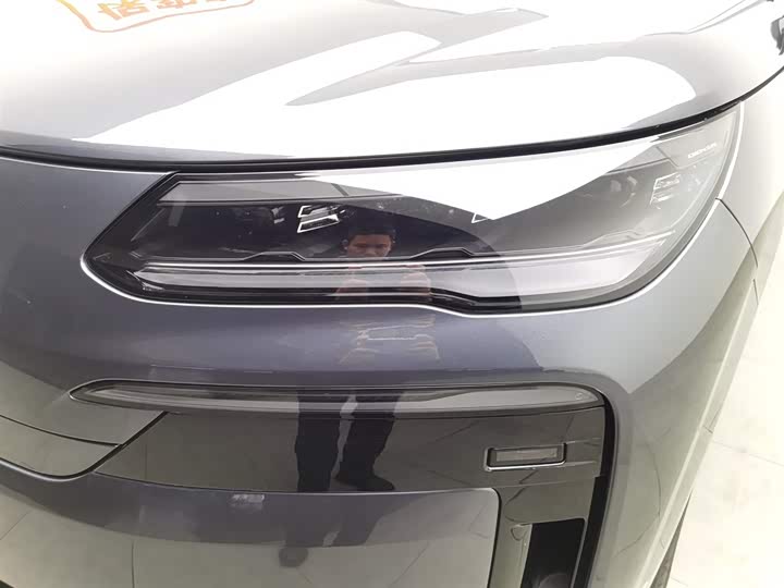 Фото 7 - Denza N9