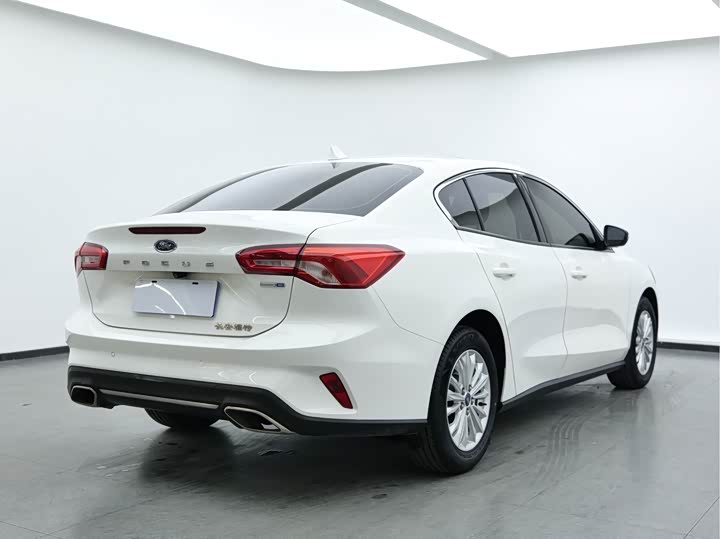 Фото 4 - Ford Focus