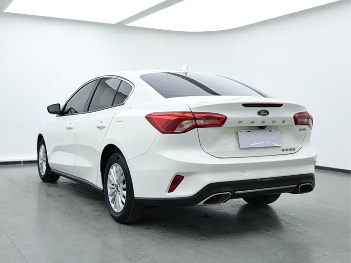 Фото 6 - Ford Focus