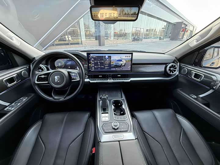 Фото 9 - Tank 400 Hybrid