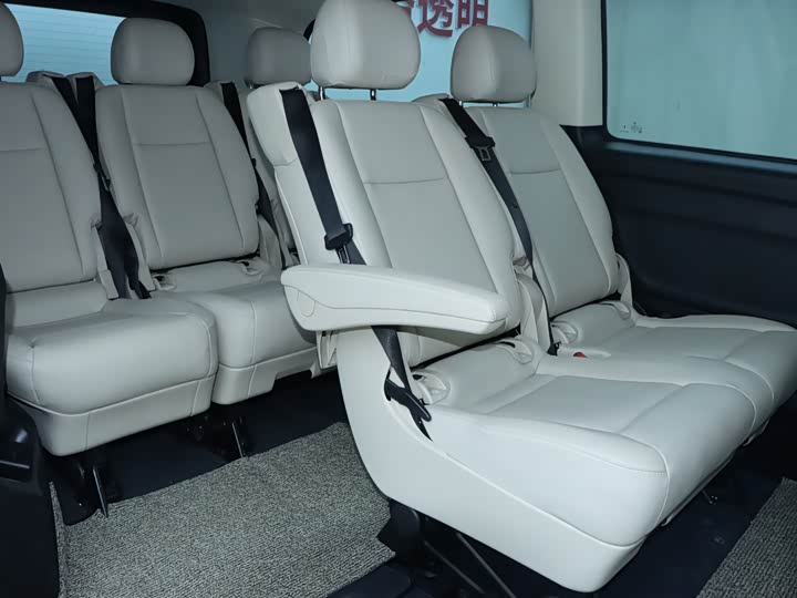 Фото 9 - Mercedes-Benz Vito