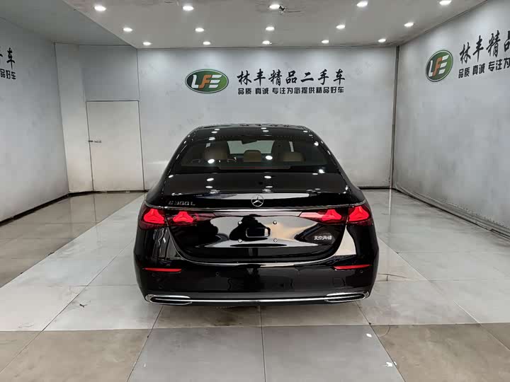 Фото 7 - Mercedes-Benz E-Class