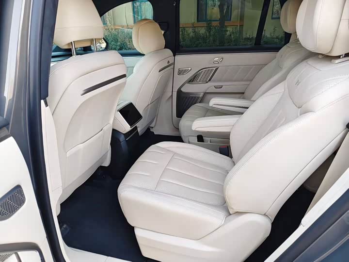 Фото 4 - Nio Onvo L90