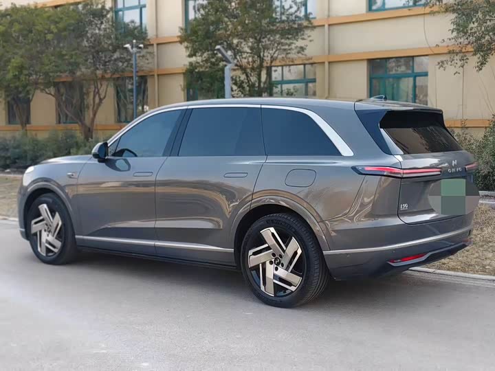 Фото 7 - Nio Onvo L90