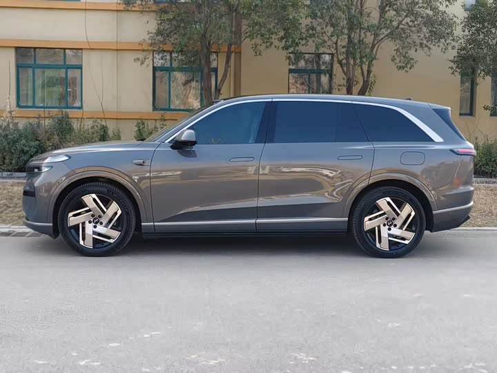 Фото 8 - Nio Onvo L90