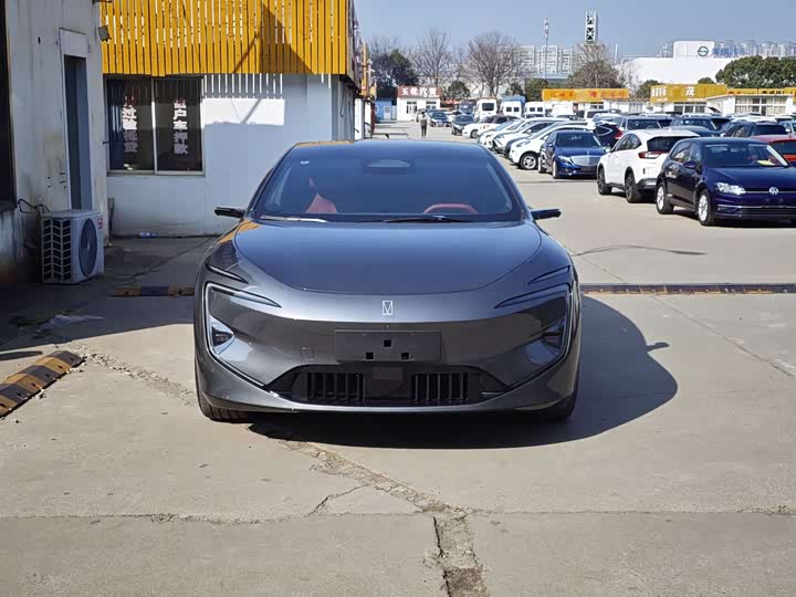 Фото 2 - Avatr 12