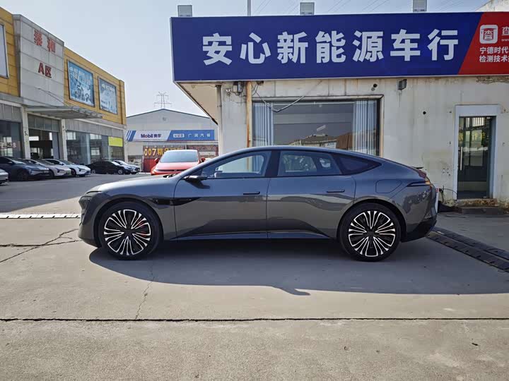 Фото 3 - Avatr 12