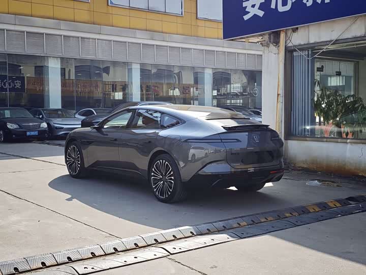 Фото 4 - Avatr 12