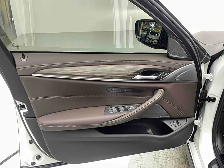 Фото 8 - BMW 5 Series