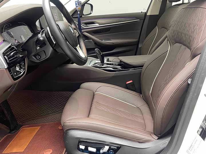 Фото 9 - BMW 5 Series