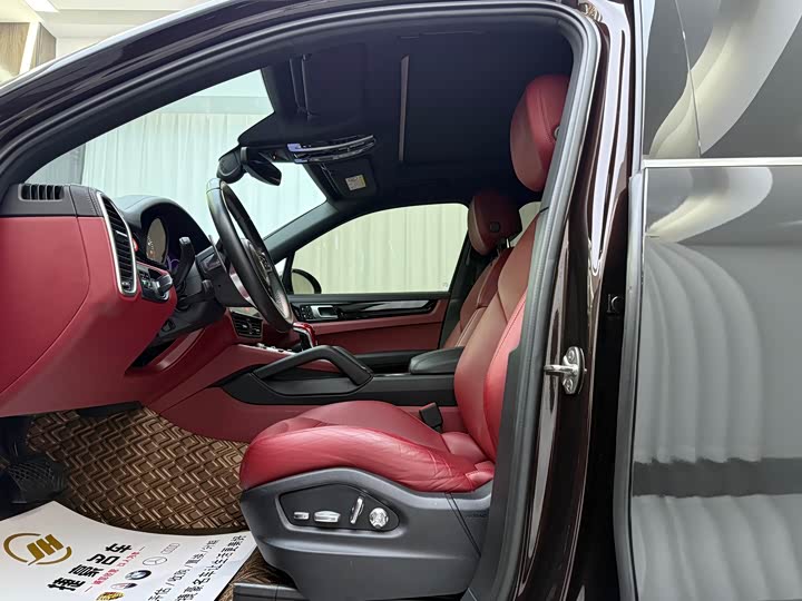 Фото 4 - Porsche Cayenne