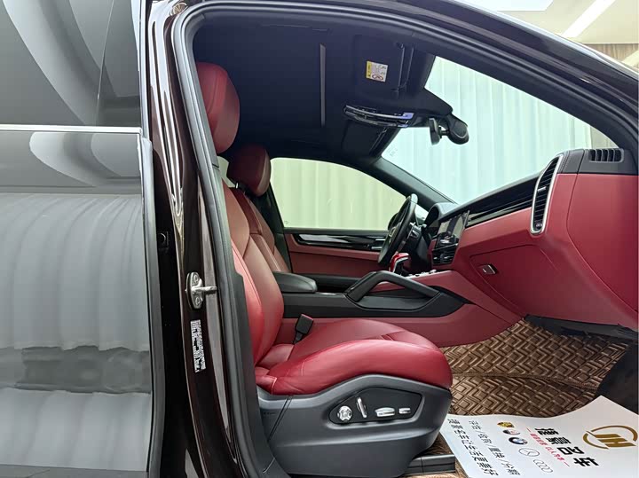 Фото 8 - Porsche Cayenne