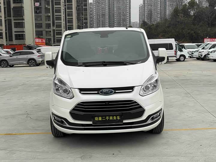 Фото 2 - Ford Tourneo