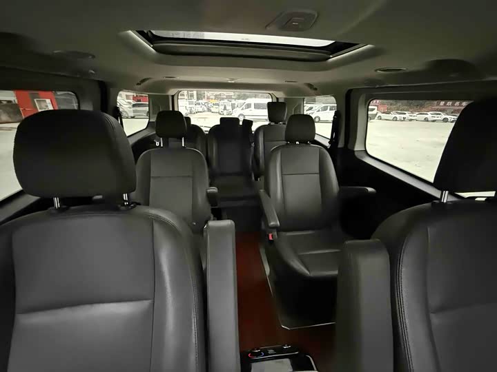 Фото 6 - Ford Tourneo