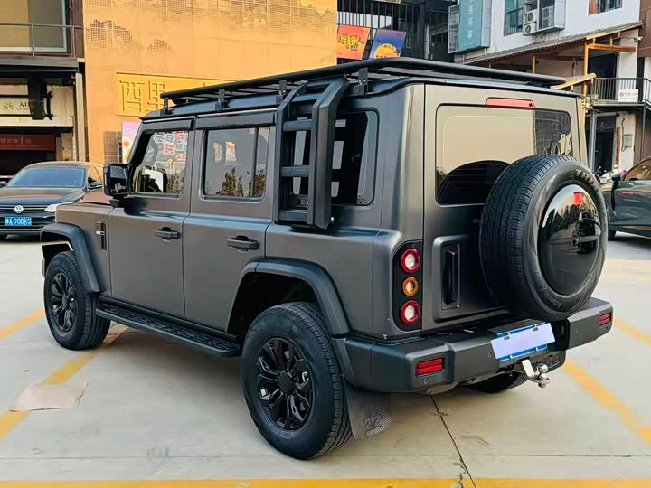 Photo 7 - BAW 212 T01