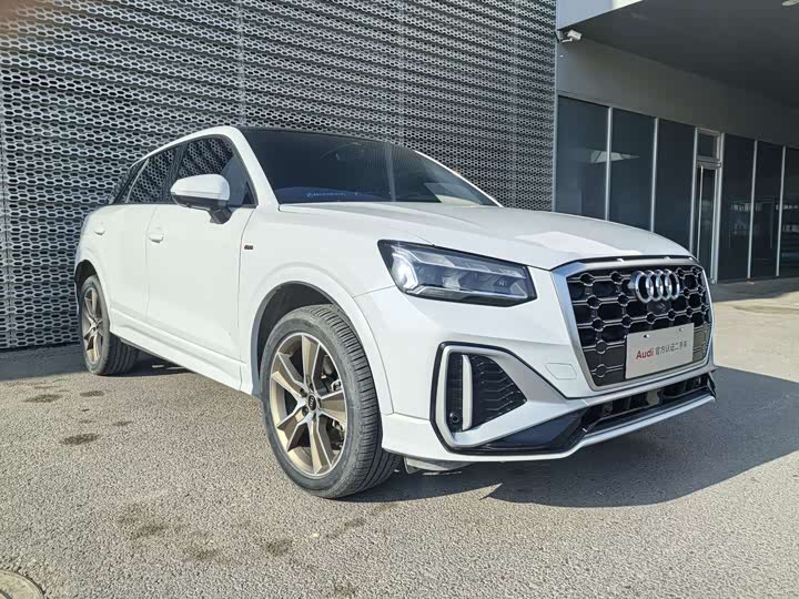 Фото 2 - Audi Q2L